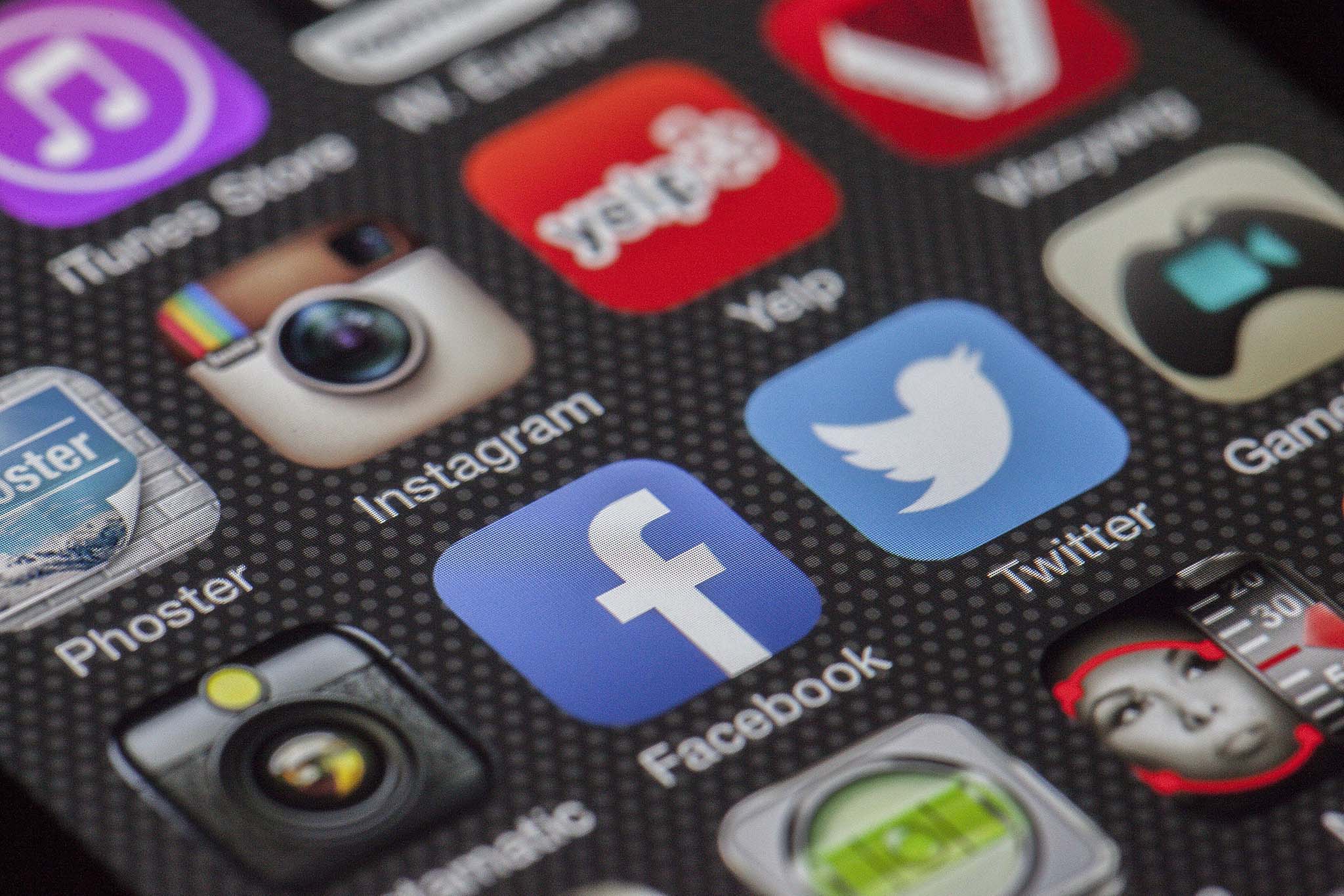 Den Ball-Checker auf Instagram besuchen